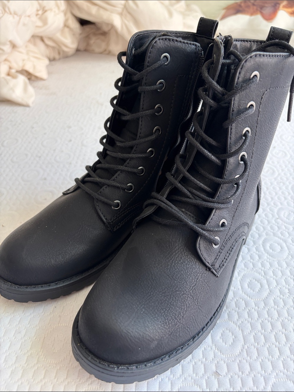 NWOT Amazon Essentials Black Lace-Up Combat Boots